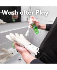 How to use Glove Wash & Foam Peppermint Parry to clean goalkeeper gloves after training How to use Glove Wash & Foam Peppermint Parry to clean goalkeeper gloves after training