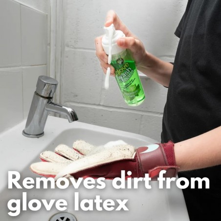 Espuma limpiadora Glove Wash & Foam Peppermint Parry eliminando suciedad del látex de los guantes