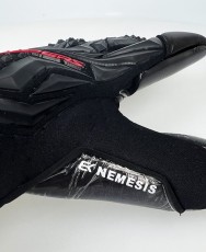 EK Némesis Gloves Olympus Series – side detail with model name EK Némesis Gloves Olympus Series – side detail with model name