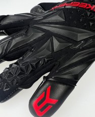 Elitekeepers EK Némesis Goalkeeper Gloves detail – hybrid cut and aggressive design Elitekeepers EK Némesis Goalkeeper Gloves detail – hybrid cut and aggressive design