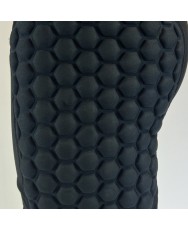 Close-up of the honeycomb-shaped 8 mm EVA padding for enhanced flexibility and protection. Close-up of the honeycomb-shaped 8 mm EVA padding for enhanced flexibility and protection.