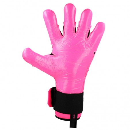 Geometric backhand detail of the EK BLOSSOM gloves.