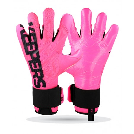 Double-wrap wrist strap detail on the EK BLOSSOM gloves.