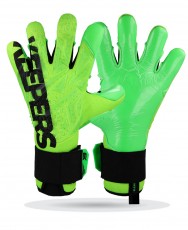 Double-wrap wrist strap of the EK TERRA with a firm, secure fit.