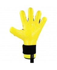 Double-wrap wrist strap of the EK LIGHTNING with a secure, firm fit.