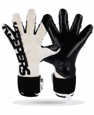 Vista frontal de los guantes de portero Elitekeepers EK Frostbite con corte negativo para máximo control y precisión.