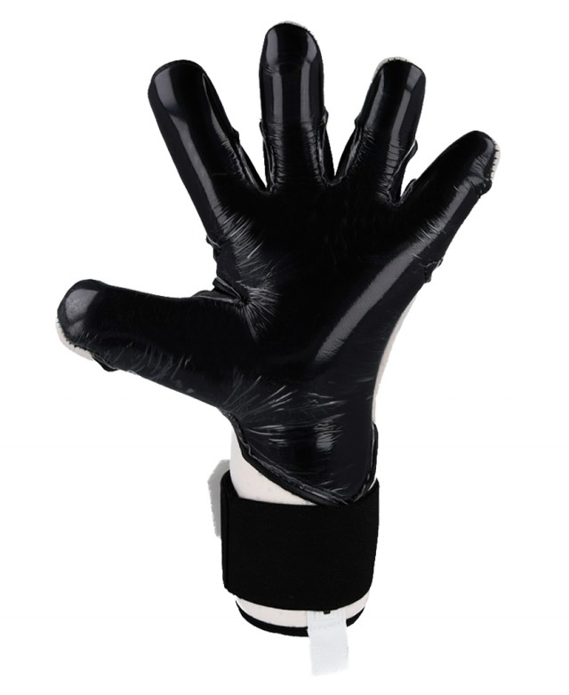 Palm of the Elitekeepers EK Frostbite goalkeeper gloves designed for reliable grip in dry and wet conditions.