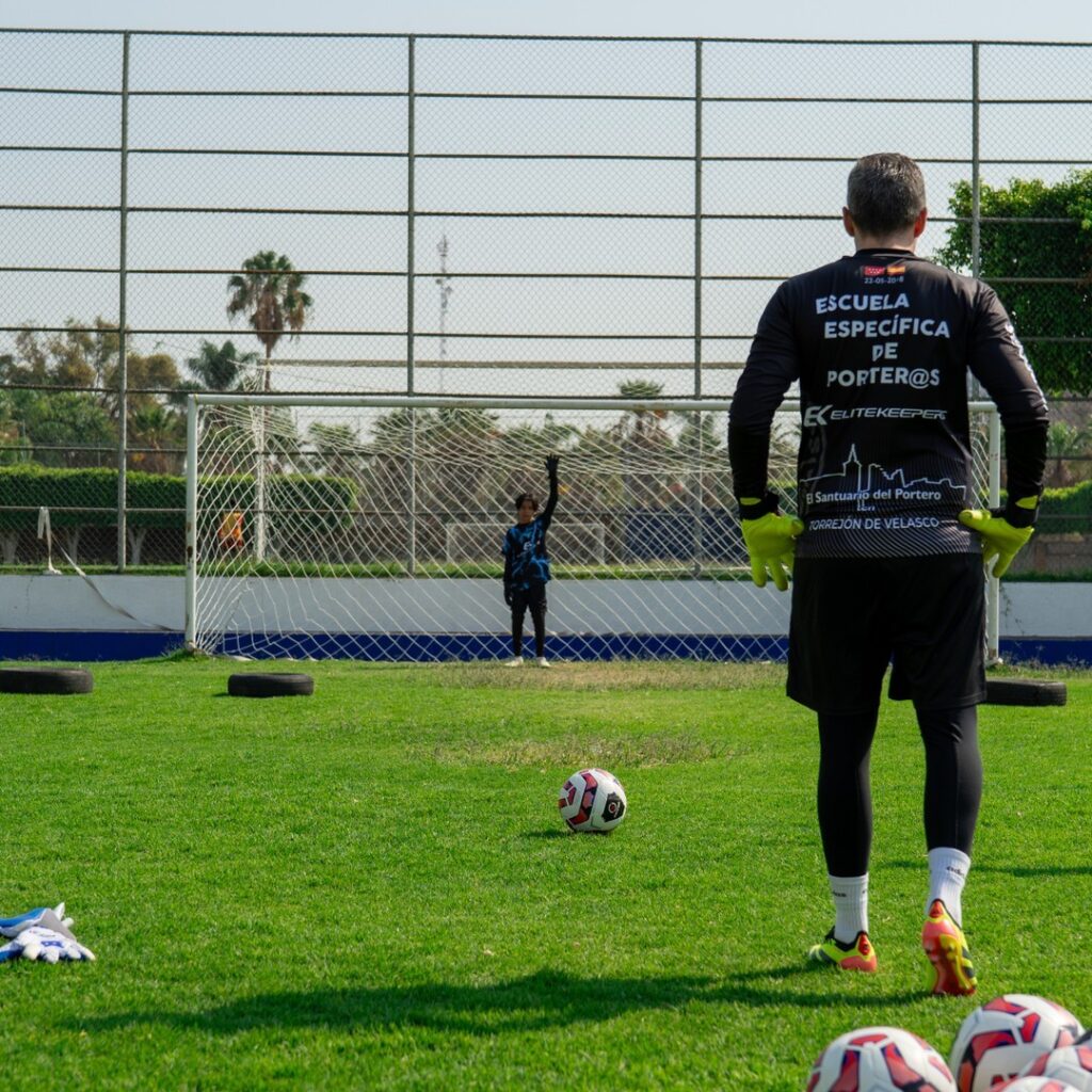 Foto clinica para porteros de fútbol en México